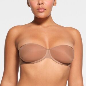 NEW Skims Weightless Strapless Bra Sienna NWOT